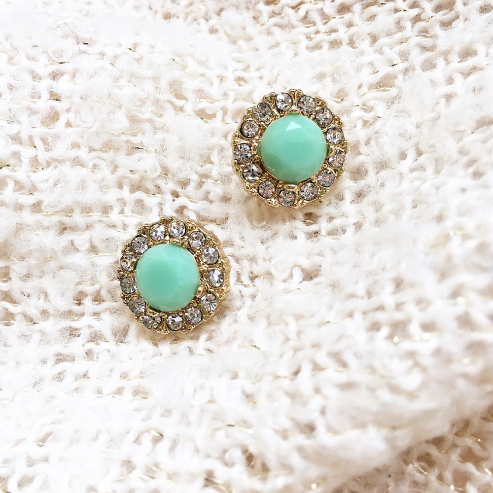 Lovely mint stud earrings - Picture 2 of 5